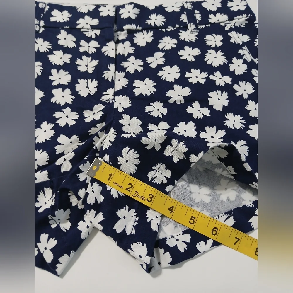 J CREW Floral Navy and White Women's Shorts‎